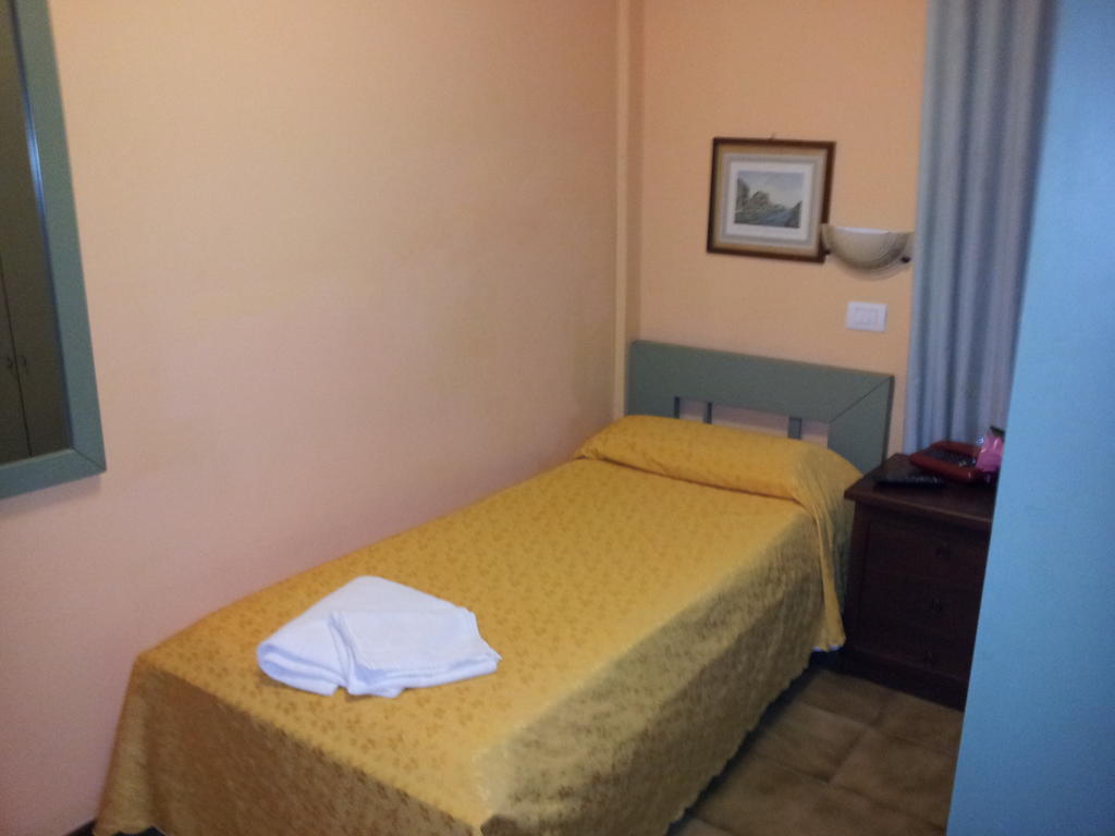 Zenith Hotel Montecatini Terme Szoba fotó