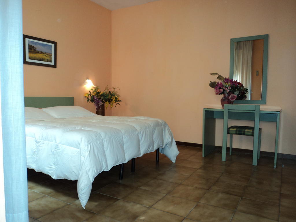 Zenith Hotel Montecatini Terme Szoba fotó