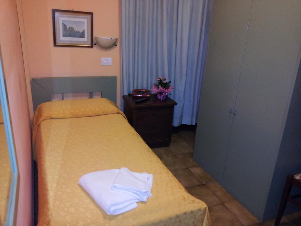 Zenith Hotel Montecatini Terme Szoba fotó